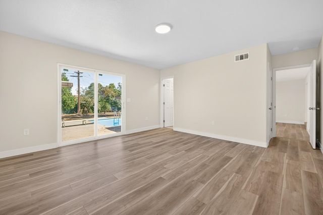 1433 E Richert Avenue, Fresno, CA 93704