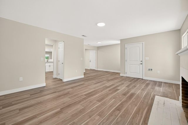 1433 E Richert Avenue, Fresno, CA 93704