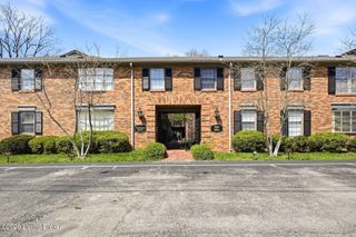 3811 Washington Square 2G, Louisville, KY 40207