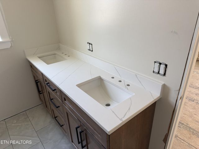 114 Britton Lane, Crossville, TN 38558