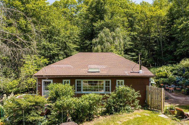 10 Church Road, Mountain Dale, NY 12763