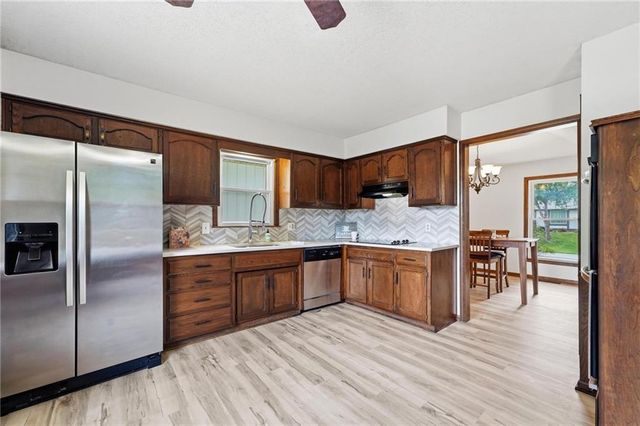 400 S NORMANDY Drive, Olathe, KS 66061