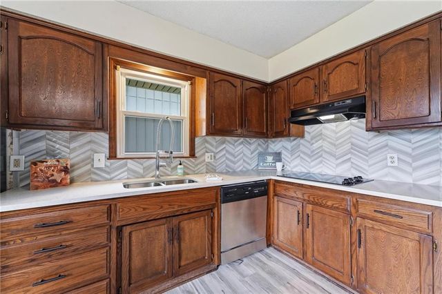 400 S NORMANDY Drive, Olathe, KS 66061