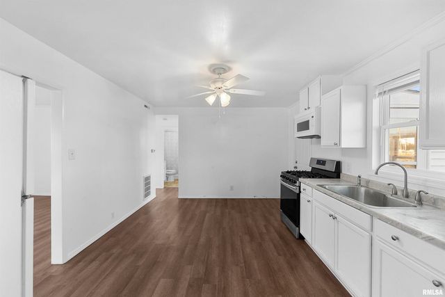 3221 66TH Avenue, Moline, IL 61265