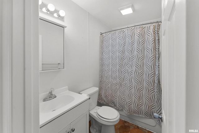 3221 66TH Avenue, Moline, IL 61265