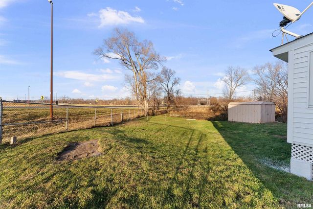 3221 66TH Avenue, Moline, IL 61265