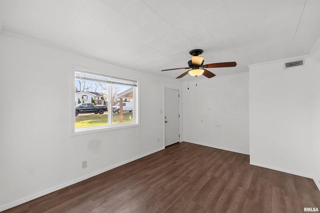 3221 66TH Avenue, Moline, IL 61265