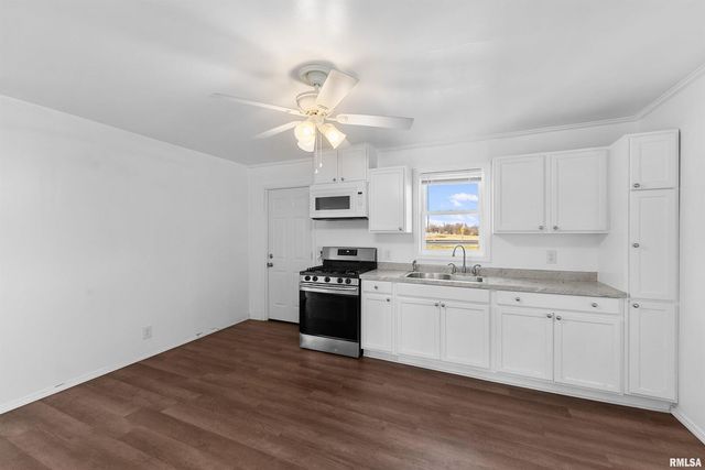 3221 66TH Avenue, Moline, IL 61265