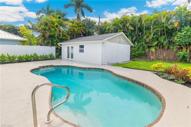 1342 Alhambra DR, Fort Myers, FL 33901