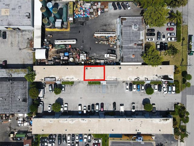 8450 NW 68 ST, Doral, FL 33166