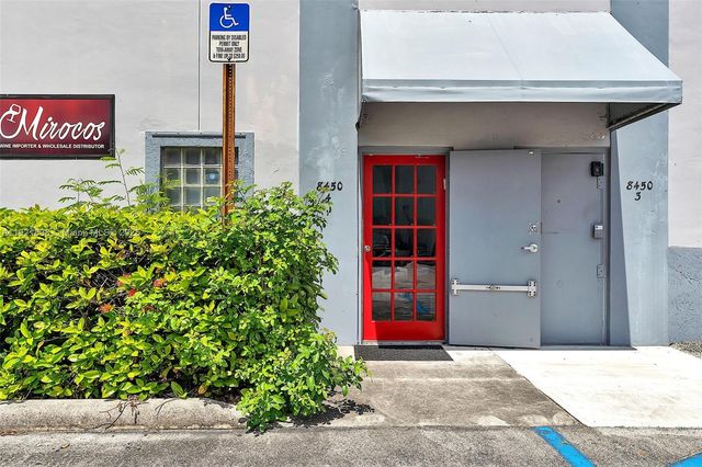 8450 NW 68 ST, Doral, FL 33166