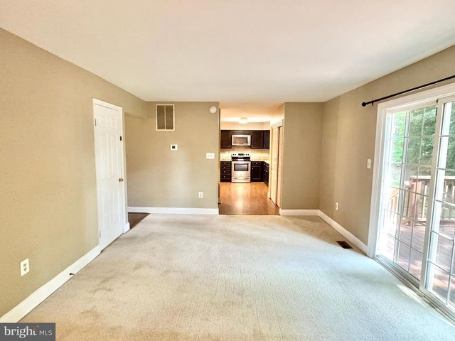 15407 SKYLINE DR, Dumfries, VA 22025