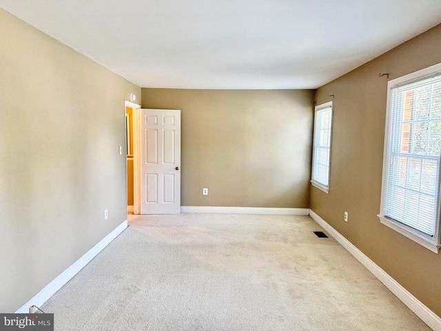 15407 SKYLINE DR, Dumfries, VA 22025