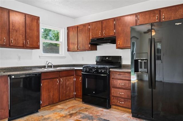 6070 Pine Mountain NW Court, Kennesaw, GA 30152