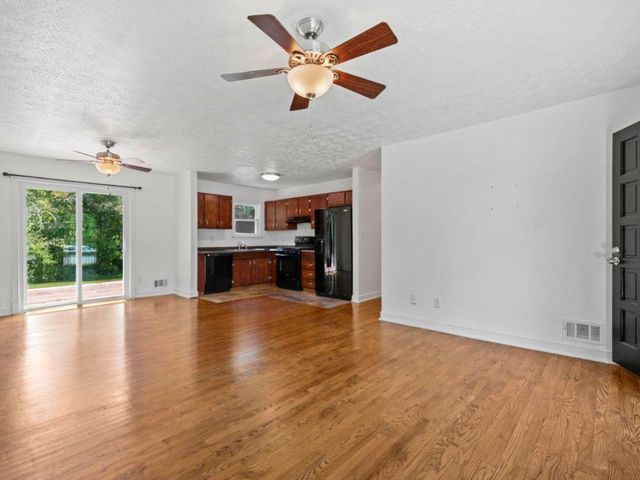 6070 Pine Mountain NW Court, Kennesaw, GA 30152