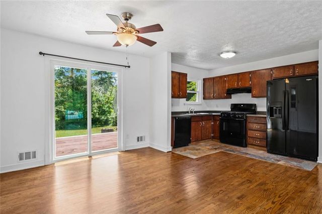 6070 Pine Mountain NW Court, Kennesaw, GA 30152