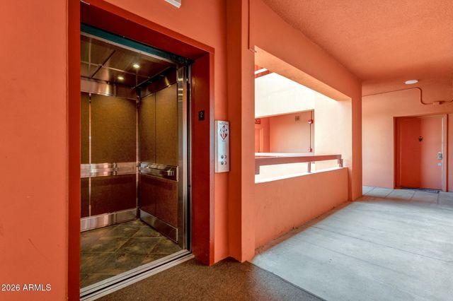 12222 N PARADISE VILLAGE Parkway S 233, Phoenix, AZ 85032