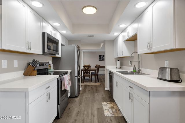 12222 N PARADISE VILLAGE Parkway S 233, Phoenix, AZ 85032