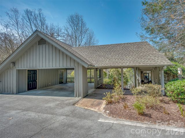 22 Wild Ivy Run, Hendersonville, NC 28739