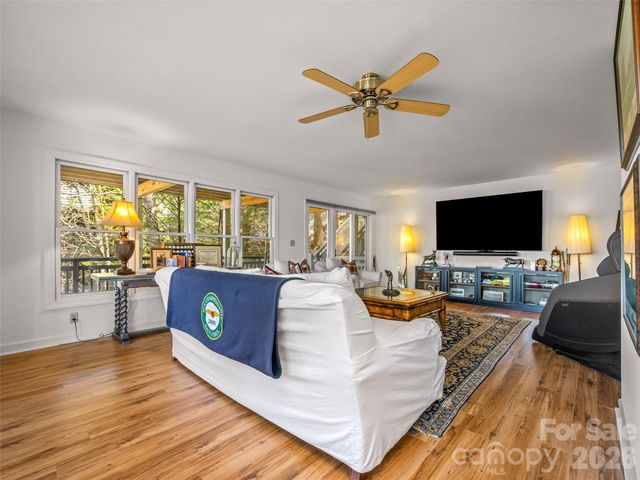 22 Wild Ivy Run, Hendersonville, NC 28739