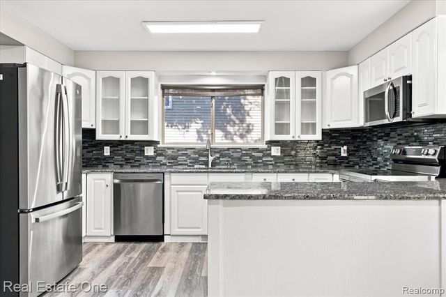 2931 Wisconsin Road, Troy, MI 48083