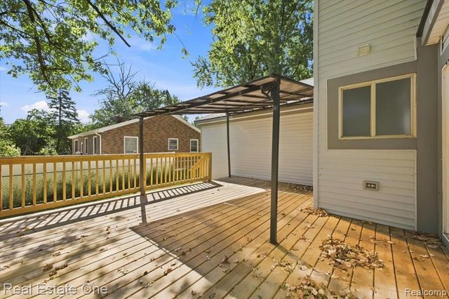 2931 Wisconsin Road, Troy, MI 48083
