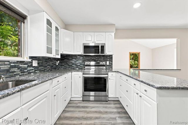 2931 Wisconsin Road, Troy, MI 48083