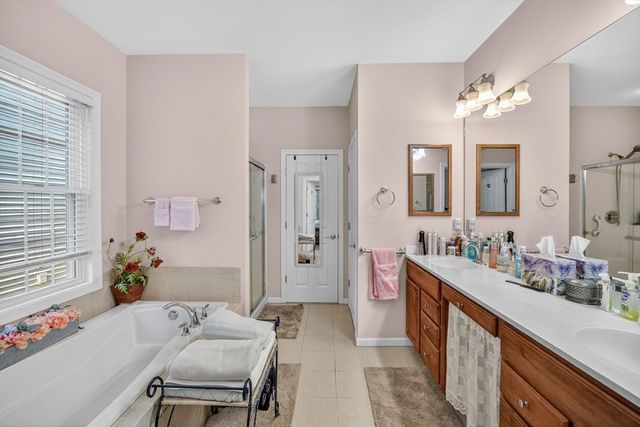 22 Picket Fence, Plymouth, MA 02360