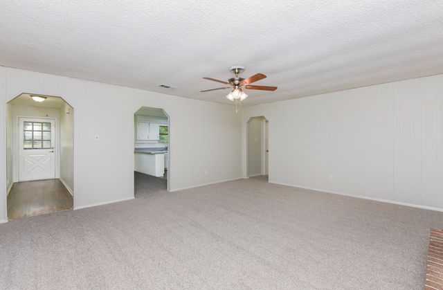 106 Willow Lane, Burleson, TX 76028
