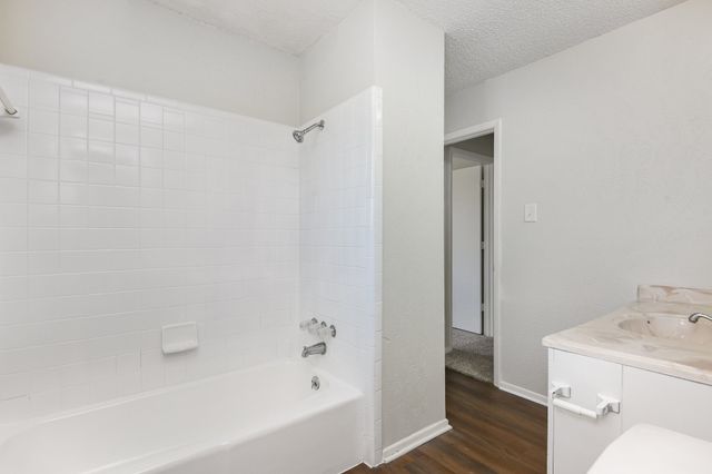 106 Willow Lane, Burleson, TX 76028