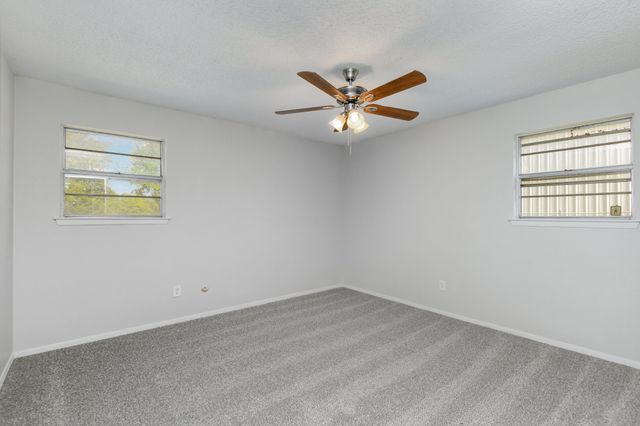 106 Willow Lane, Burleson, TX 76028
