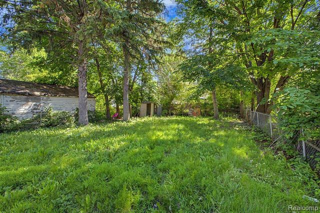 6438 Archdale Street, Detroit, MI 48228