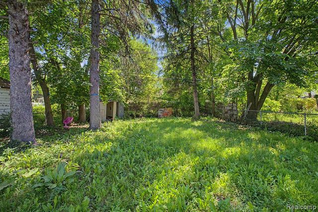 6438 Archdale Street, Detroit, MI 48228