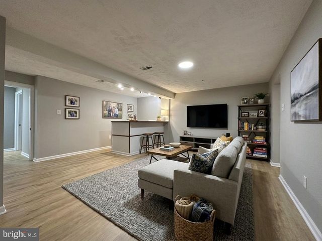20527 LOWFIELD DR, Germantown, MD 20874