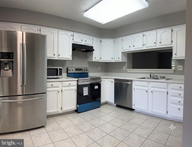 20527 LOWFIELD DR, Germantown, MD 20874