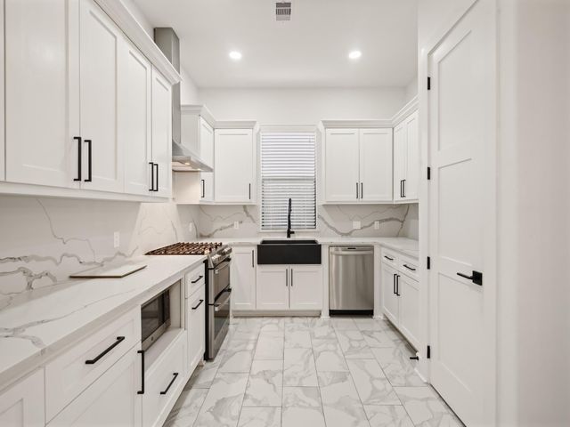 2416 Sumpter Street A, Houston, TX 77026