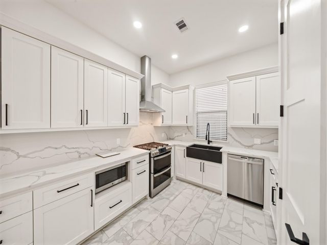 2416 Sumpter Street A, Houston, TX 77026