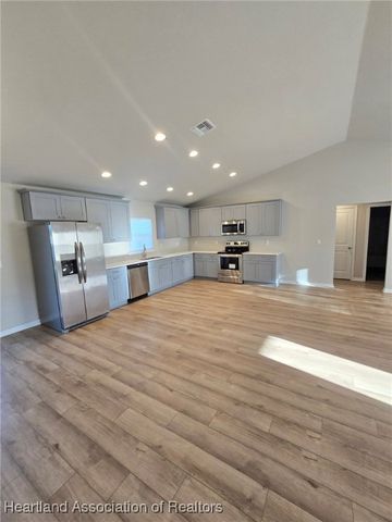 5541 Castania Drive, Sebring, FL 33872