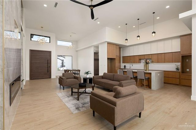 1704 S Middleton Street, Edinburg, TX 78539