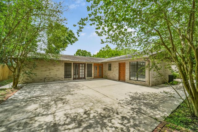 5147 Beechnut Street, Houston, TX 77096
