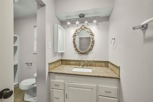 5147 Beechnut Street, Houston, TX 77096