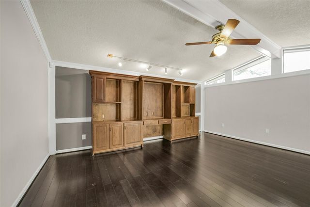 5147 Beechnut Street, Houston, TX 77096