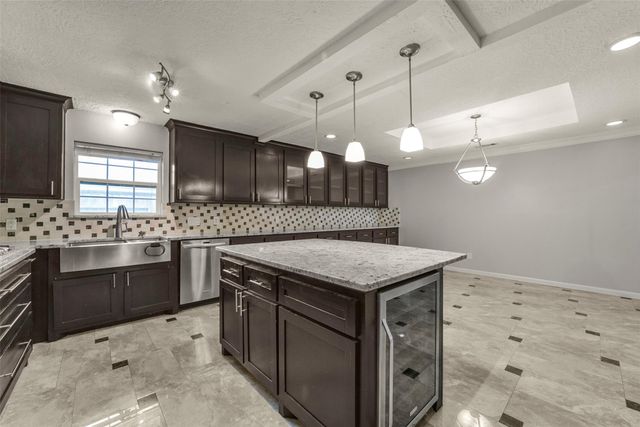 5147 Beechnut Street, Houston, TX 77096