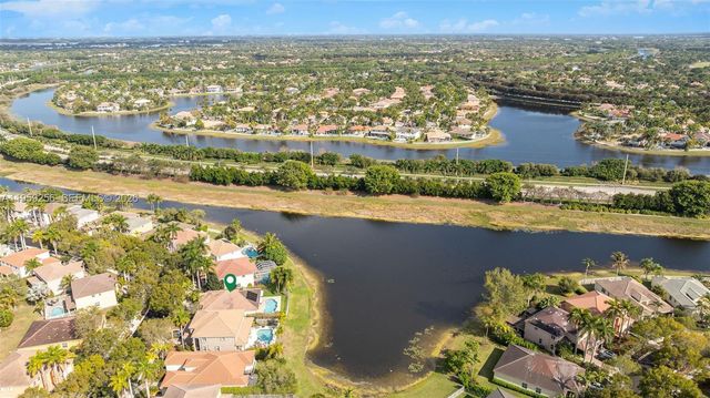 766 Sunflower Cir, Weston, FL 33327