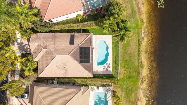 766 Sunflower Cir, Weston, FL 33327