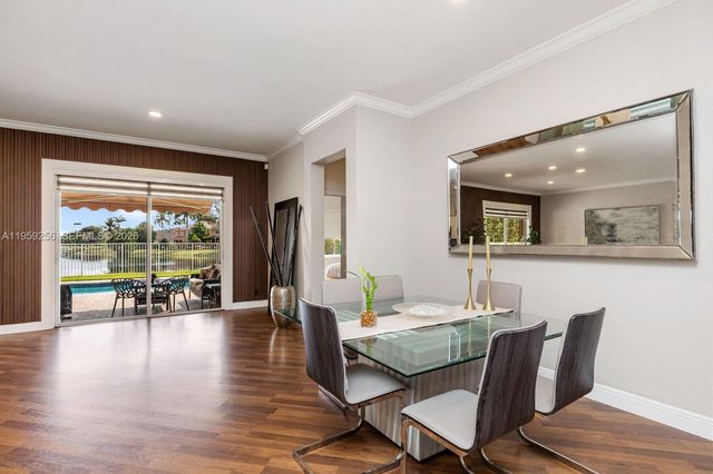 766 Sunflower Cir, Weston, FL 33327