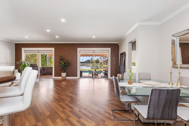 766 Sunflower Cir, Weston, FL 33327