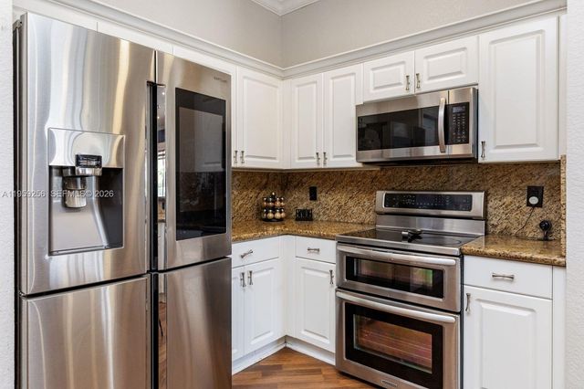 766 Sunflower Cir, Weston, FL 33327