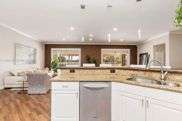 766 Sunflower Cir, Weston, FL 33327