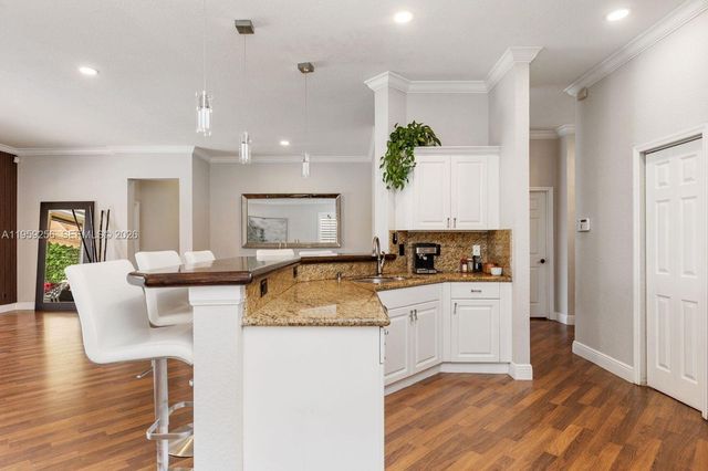 766 Sunflower Cir, Weston, FL 33327